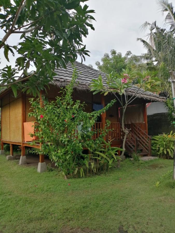 Tangga Bungalows Gili Air Exterior photo